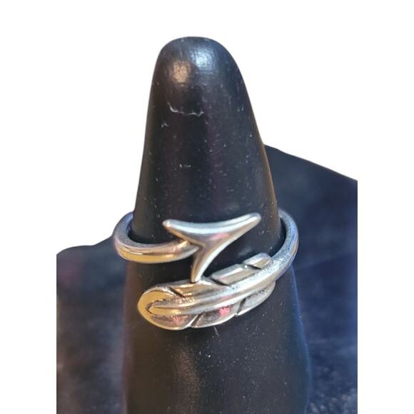 925 Sterling Silver Arrow with feather Ring - Picture 1 of 3